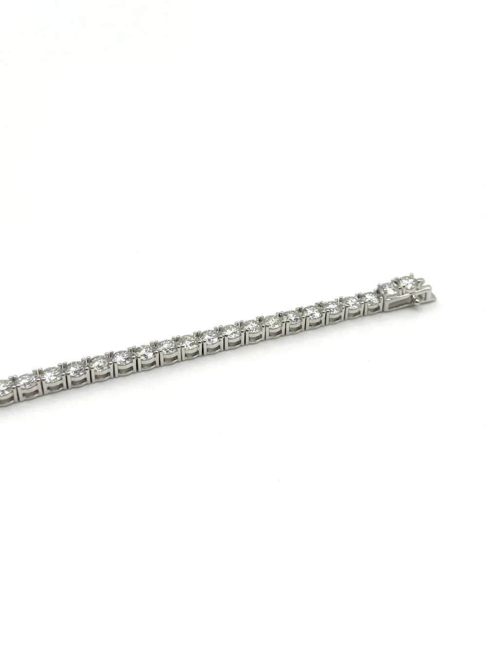 925 Silver, 11.7CTW - 15.0CTW, 4 MM, Moissanite Tennis Bracelet